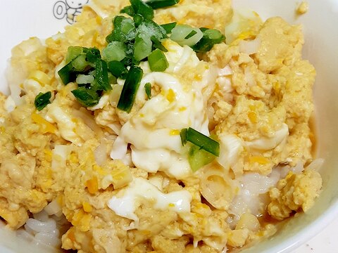 簡単卵ごはん(^^)ゆるふわめんつゆかき玉丼♪